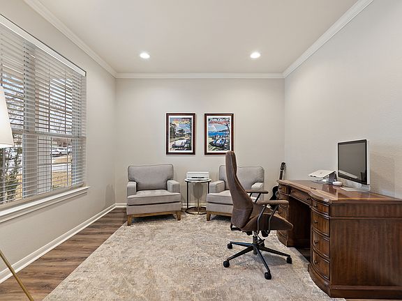 4th image of 2400 Narrow Valley Dr