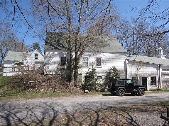 4th image of 1613 Main Street