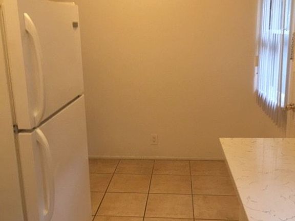 2nd image of 3716 1/2 Jasmine Ave #6937003