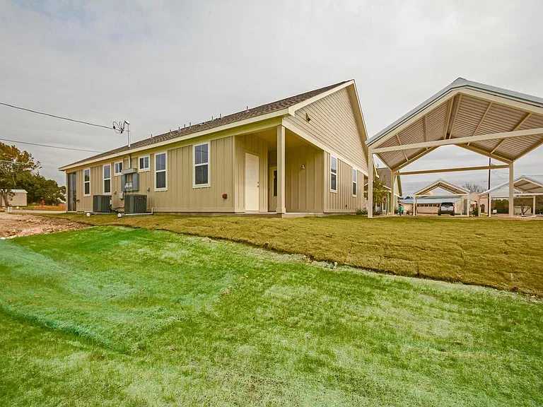 240 Rose Dr #A — Photo 28
