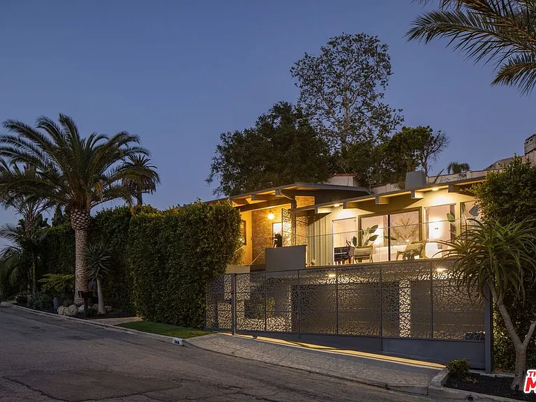 344 Arno Way — Photo 37