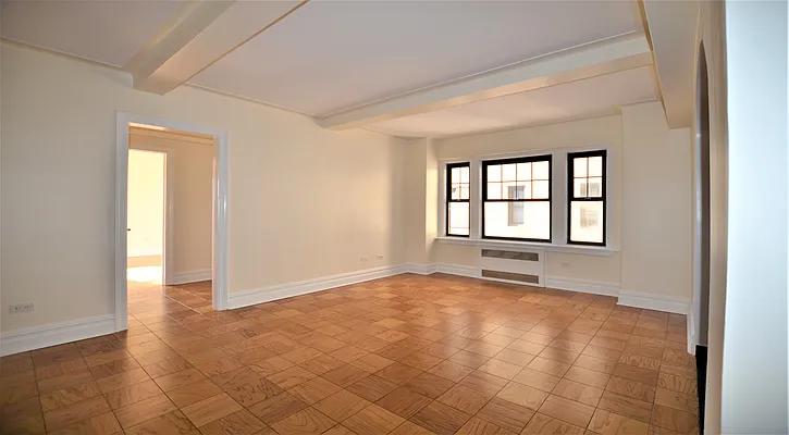 Rented by Manhattan Realty Group | media 7