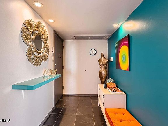 3rd image of 207 W CLARENDON Avenue #G18