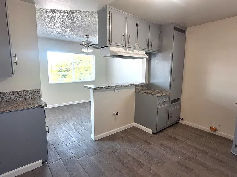 13322 Cordary Ave — Photo 13