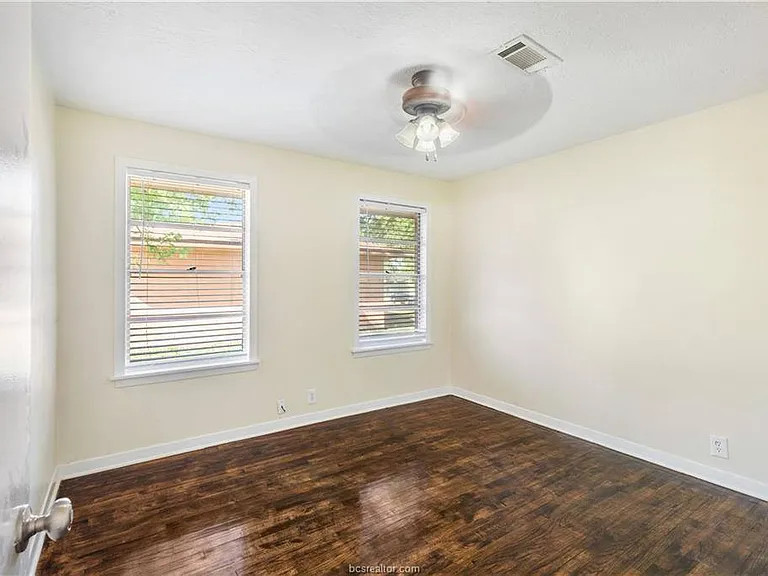 209 Helena St — Photo 13