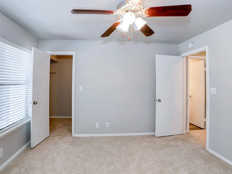 Waterside Apartments Tulsa — Photo 9