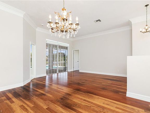 5th image of 2126 SE 6th Ave