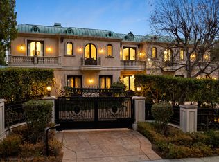 1021 N Crescent Dr, Beverly Hills, CA 90210