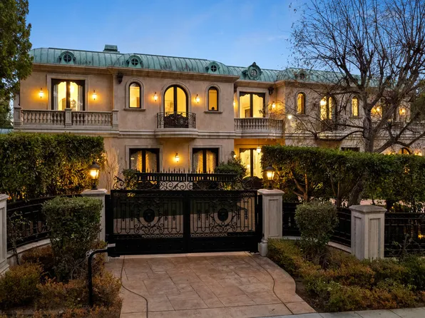 1021 N Crescent Dr, Beverly Hills, CA 90210