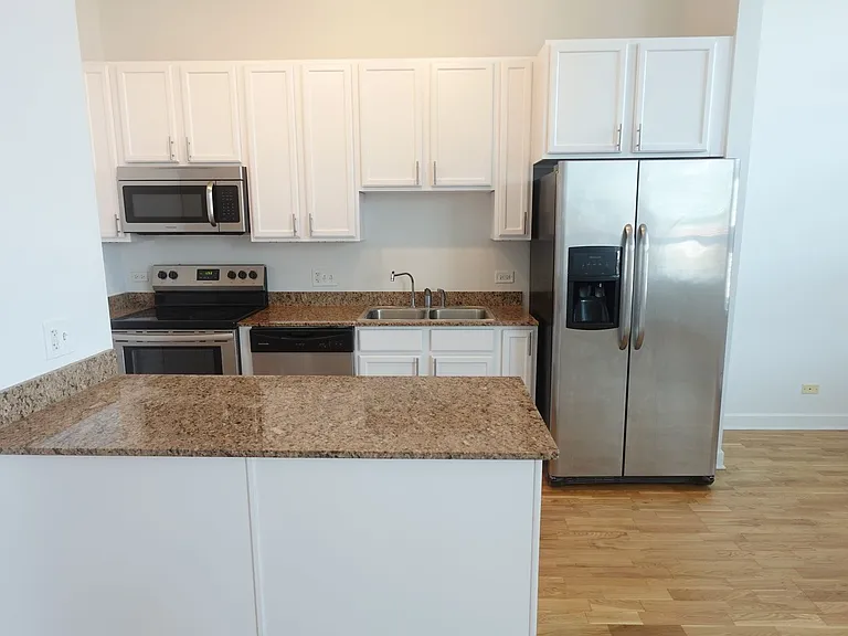 4131 W Belmont Ave #201 — Photo 11