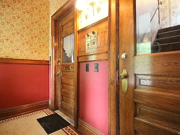 4th image of 61 Florence Ave Floor 2