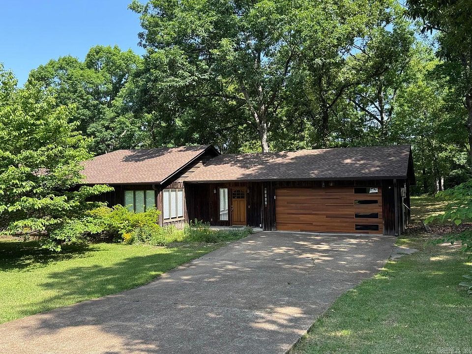 1st image of 2985 Shade Tree Dr