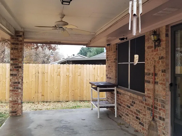 624 Cleveland St — Photo 6