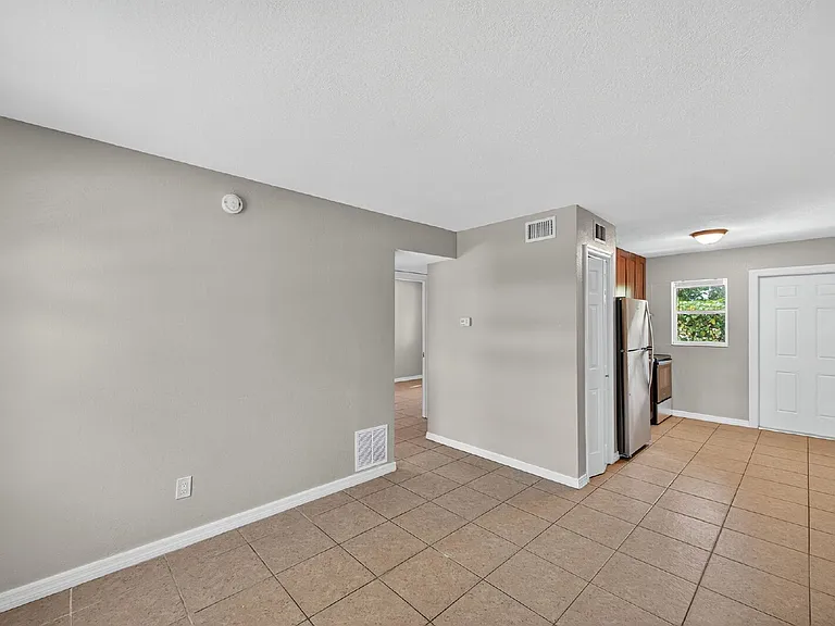 1771 Russell St S #3 — Photo 12