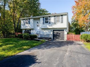 5344 Ernest Rd, Lockport, NY 14094
