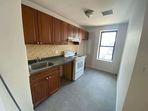 2nd image of 30-07 Broadway #310