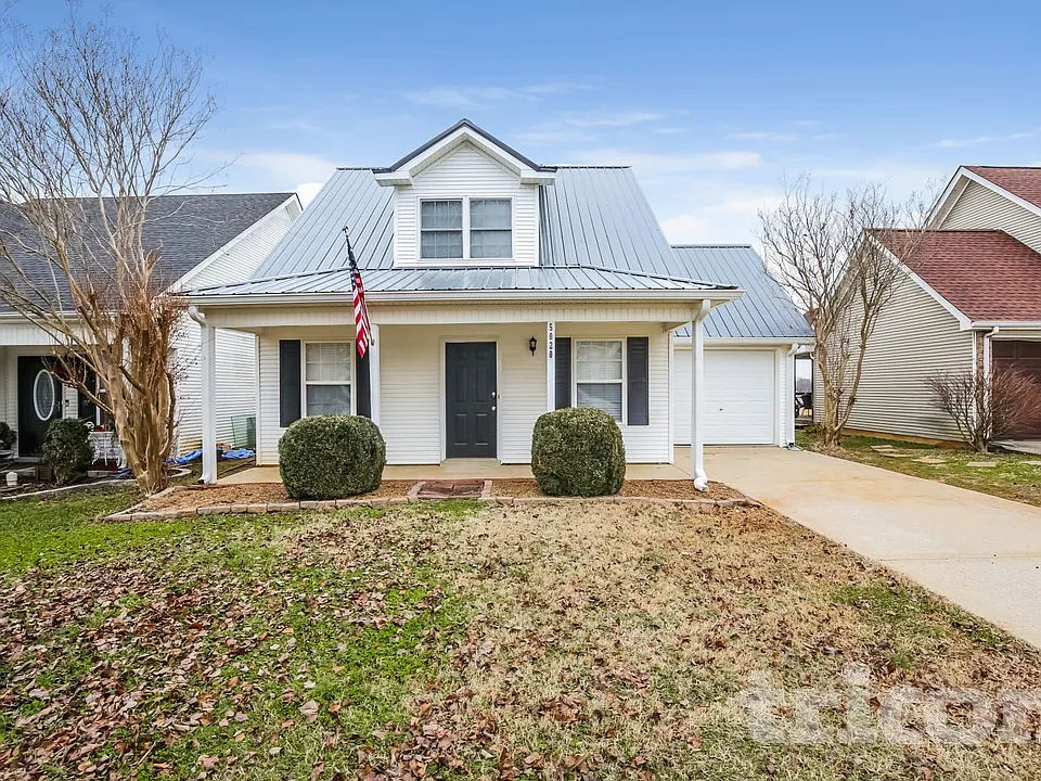 5020 Boyd Dr