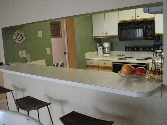 4th image of 3150 S Fletcher Ave APT 407