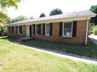 7421 Farm Gate Dr, Charlotte, NC 28215