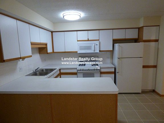 5th image of 7120 N Milwaukee Ave APT 202