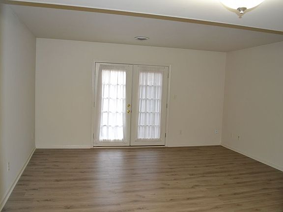 4th image of 342 Jackson St