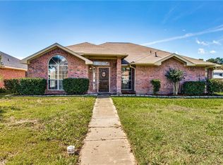 1521 Robin Ln, Lancaster, TX 75134