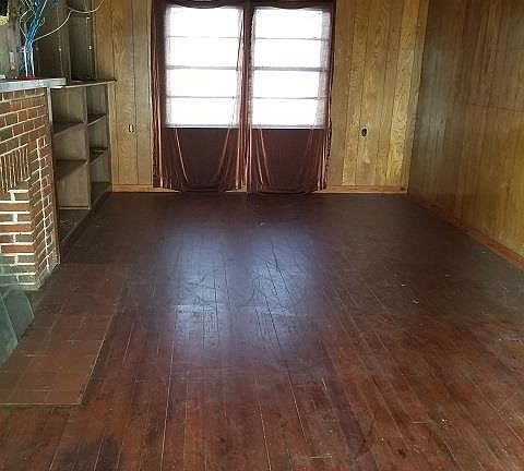 3rd image of 1167 N Sam Houston Blvd