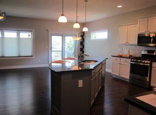 9188 Canyon St, West Des Moines, IA 50266