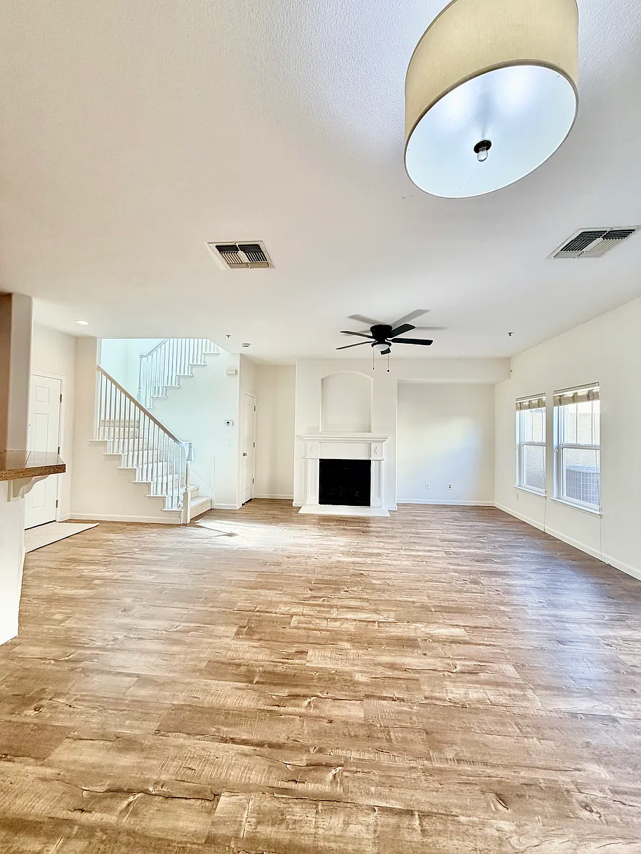 Building Photo - 3301 N Park Dr #3815