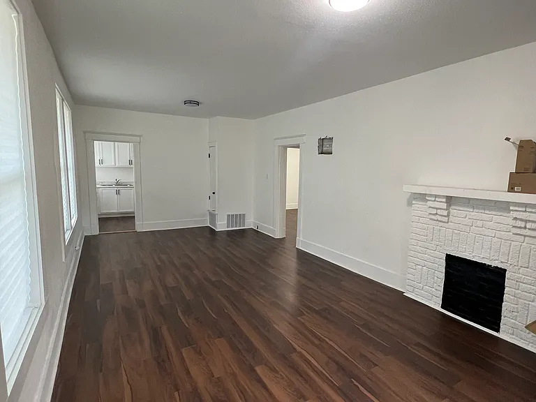 1113 E Trigg Ave — Photo 5