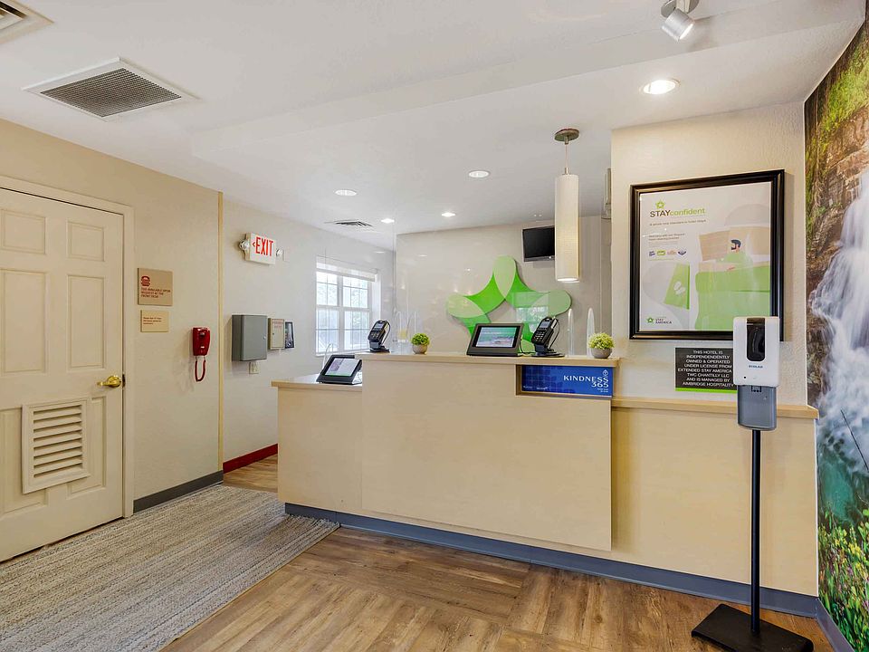 Lobby and Guest Check-in