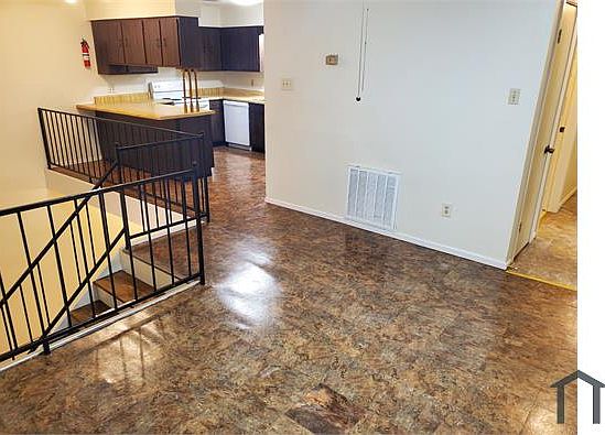 4th image of 2920 S Monterey Ct #C