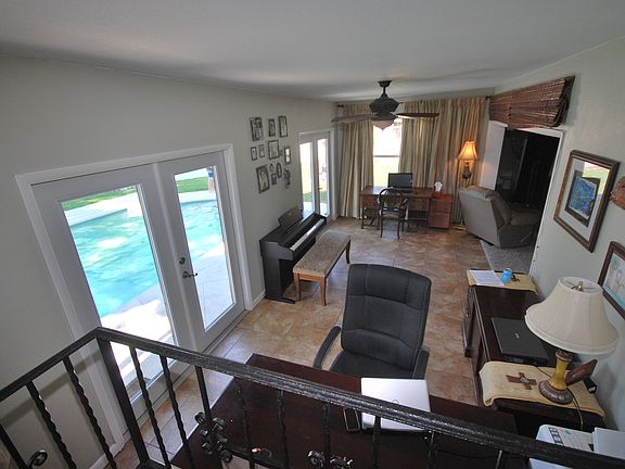 5th image of 9270 Pine Cir