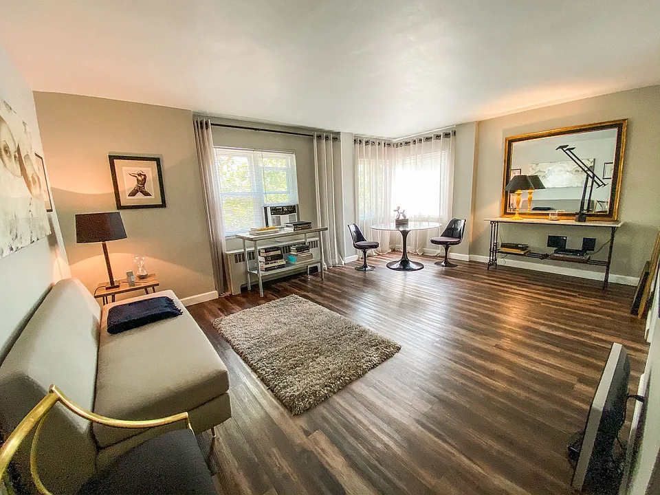 Dundee View Apartments - 110 S. 49th Street