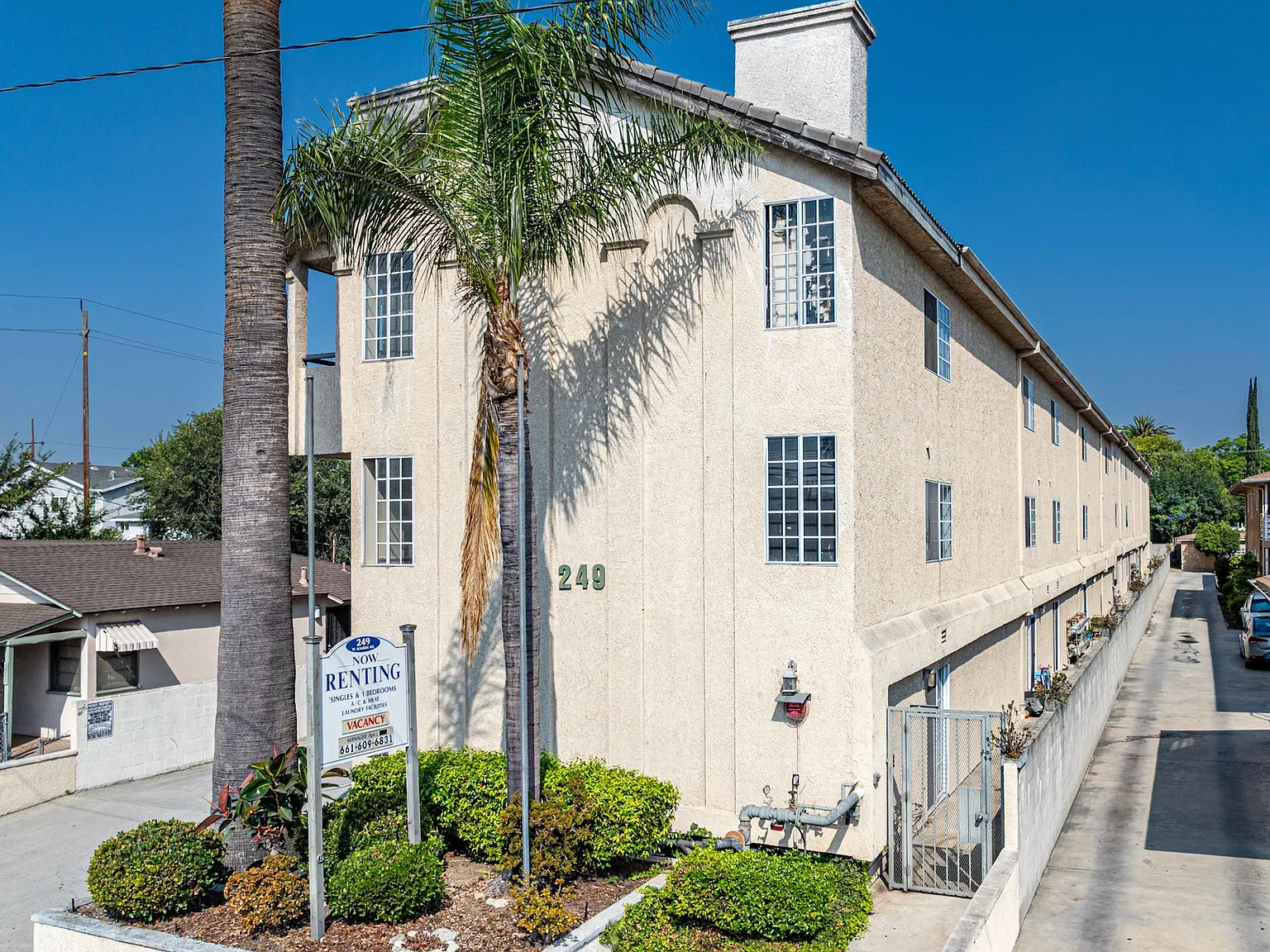 249 W Alameda Ave Burbank — Photo 3