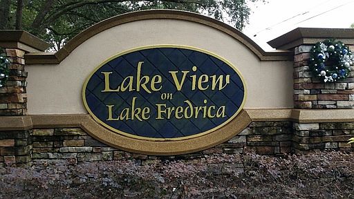 3rd image of 2627 Oak Park Way