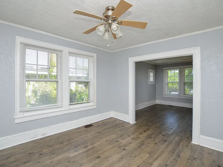 705 E Lexington Ave — Photo 19