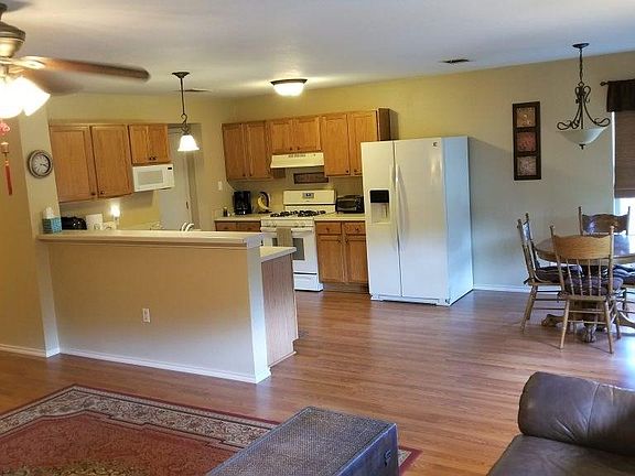 5th image of 293 Indian Paintbrush Dr