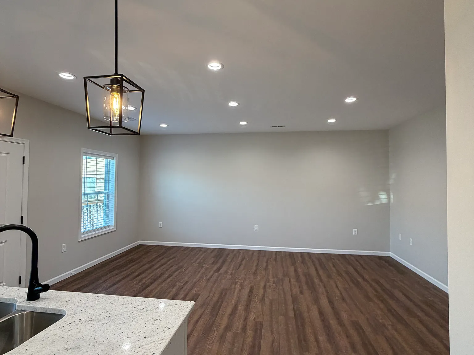 2 bed, 840 sqft, $1,175 — Photo 4