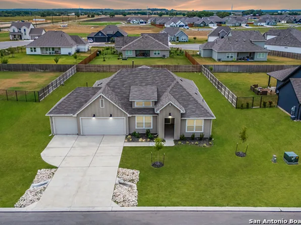 125 Nicks Cv, Lockhart, TX
