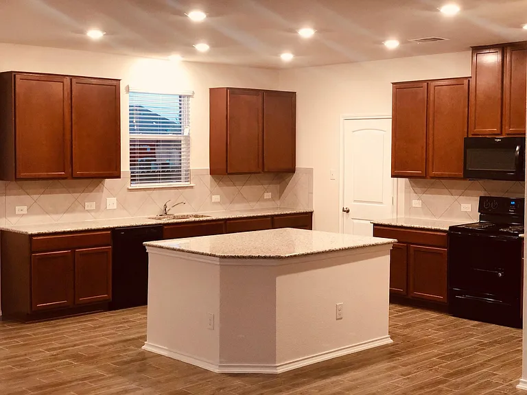 17102 Prestons Braid Ln — Photo 3