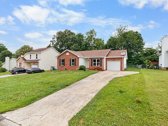 3rd image of 427 Cyprus Ct