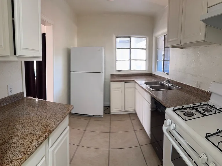 44333 Elm Ave — Photo 3