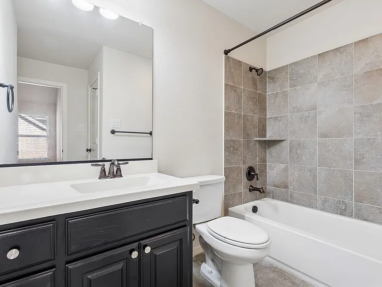 408 Vine St — Photo 9
