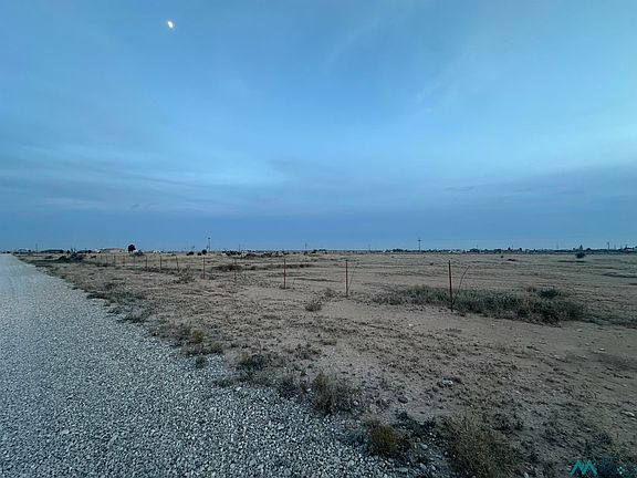 3rd image of 25 Sun Country Dr