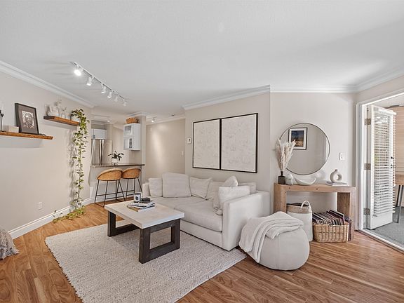 5th image of 123 E 6th St #102