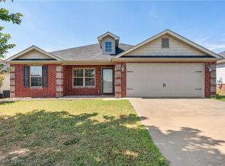 221 Colony Ct, Barling, AR 72923