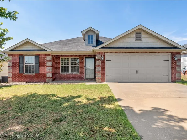 221 Colony Ct, Barling, AR 72923