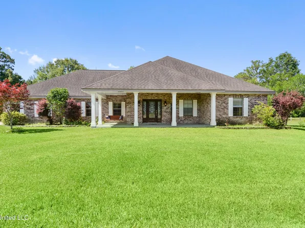 706 Anchor Lake Rd, Carriere, MS 39426