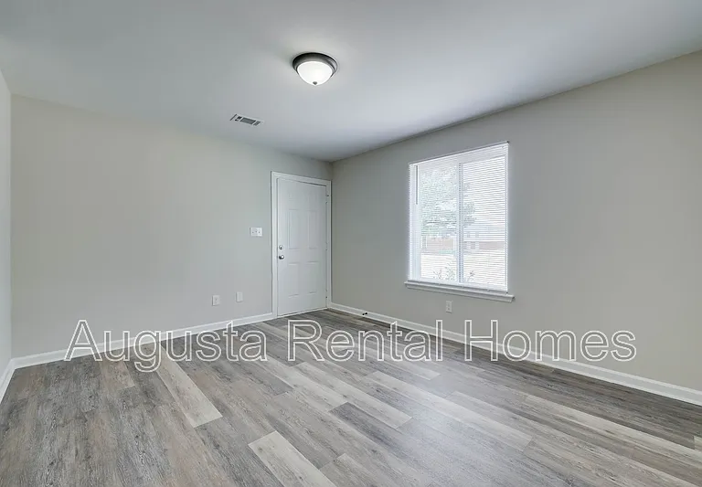 37 Conifer Ct — Photo 9